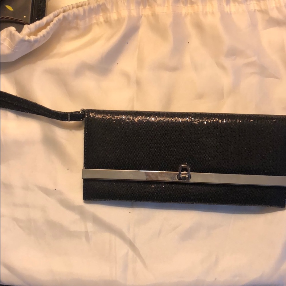 Black sparkling wristlet